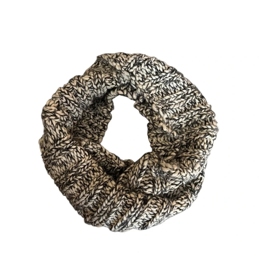 Gap Chunky Knit Infinity‎ Scarf Black White Marled Acrylic Winter Circle Loop